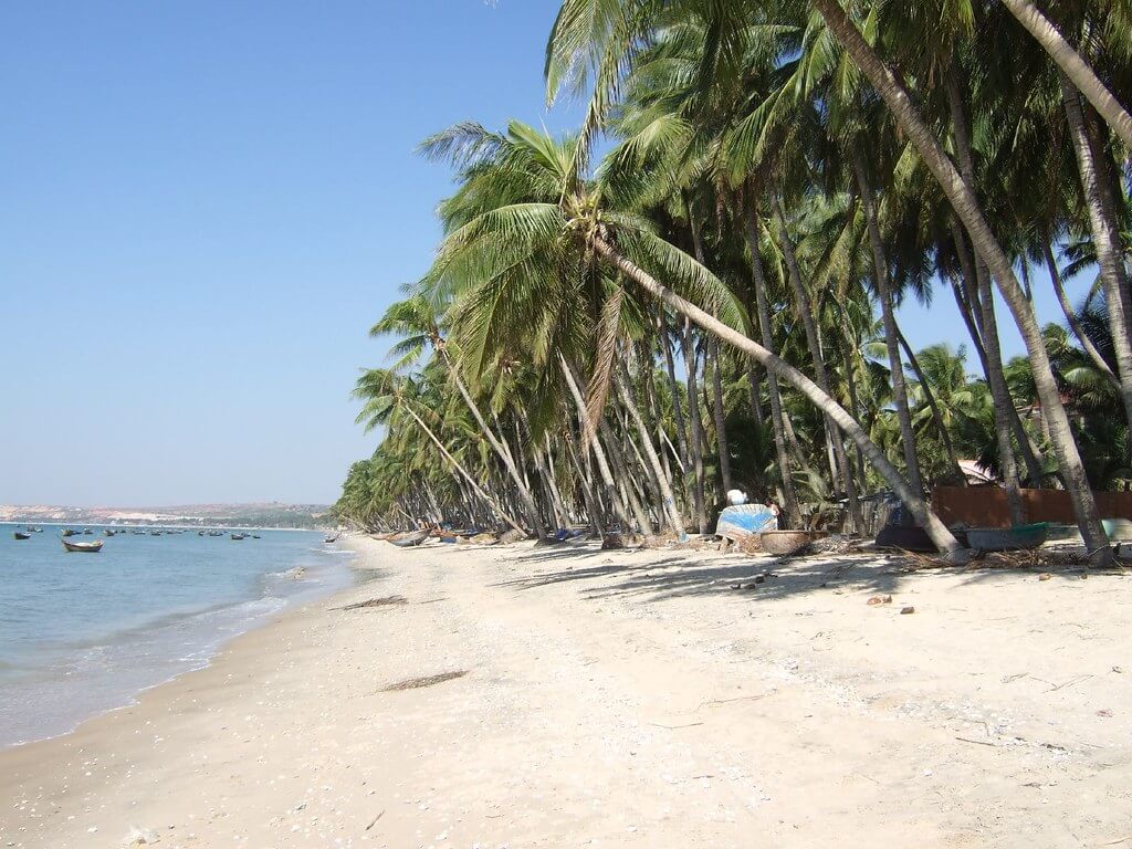 La bianca spiaggia di Mui Ne in Vietnam.