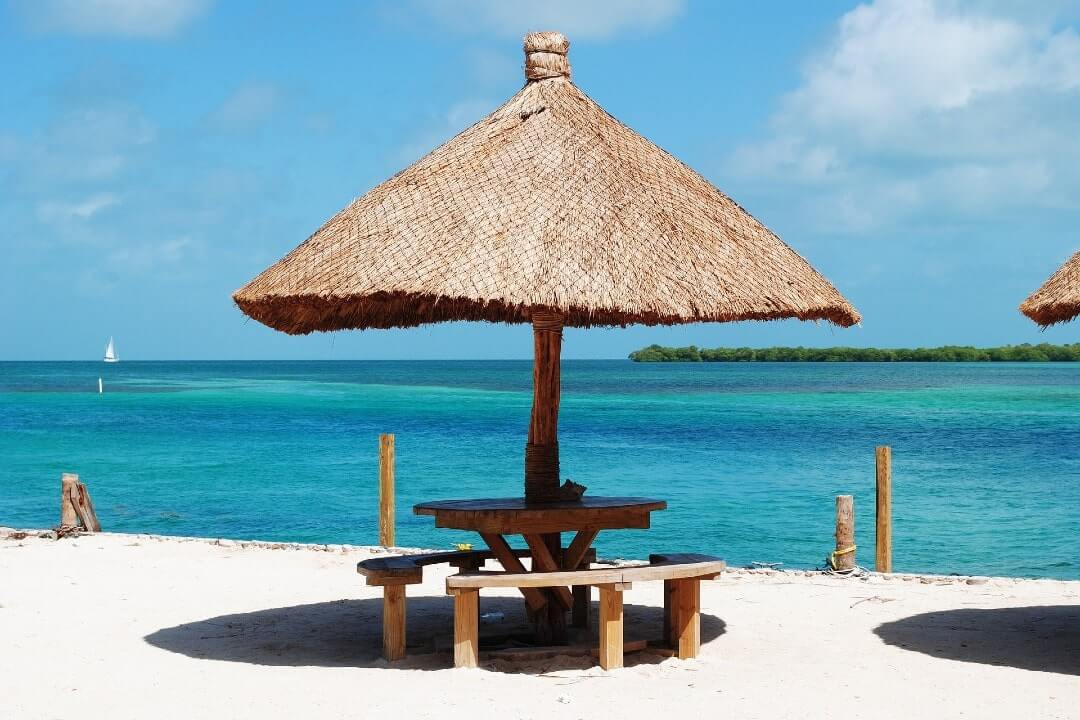 La spiaggia di Caye Caulker, in Belize.