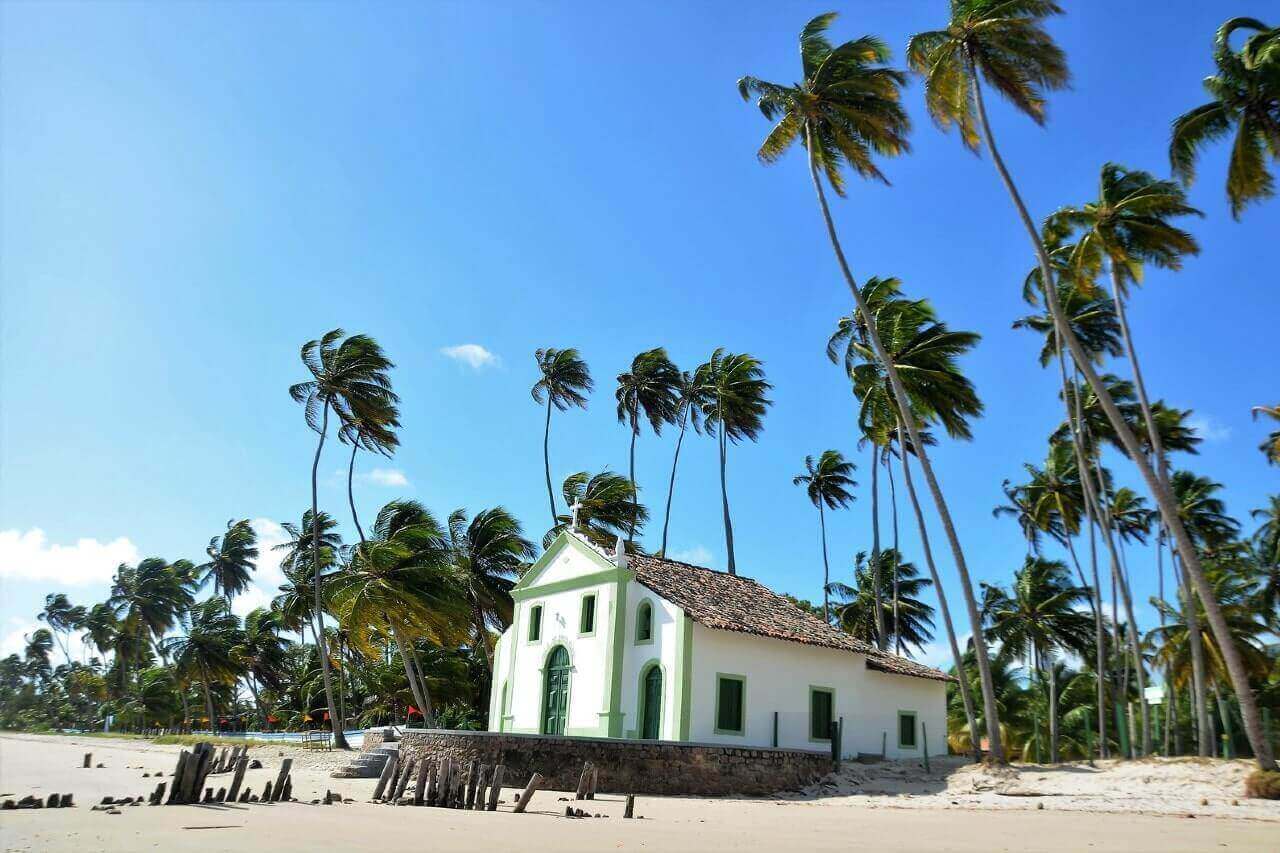 La cappella di san Benedetto in riva al mare, in Brasile.