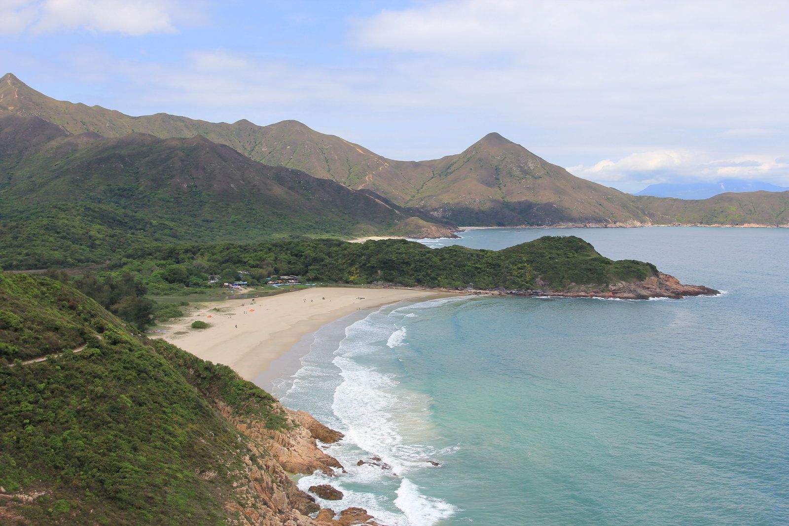 Big Wave Beach, una delle spiagge più belle per sapere cosa vedere ad Hong Kong