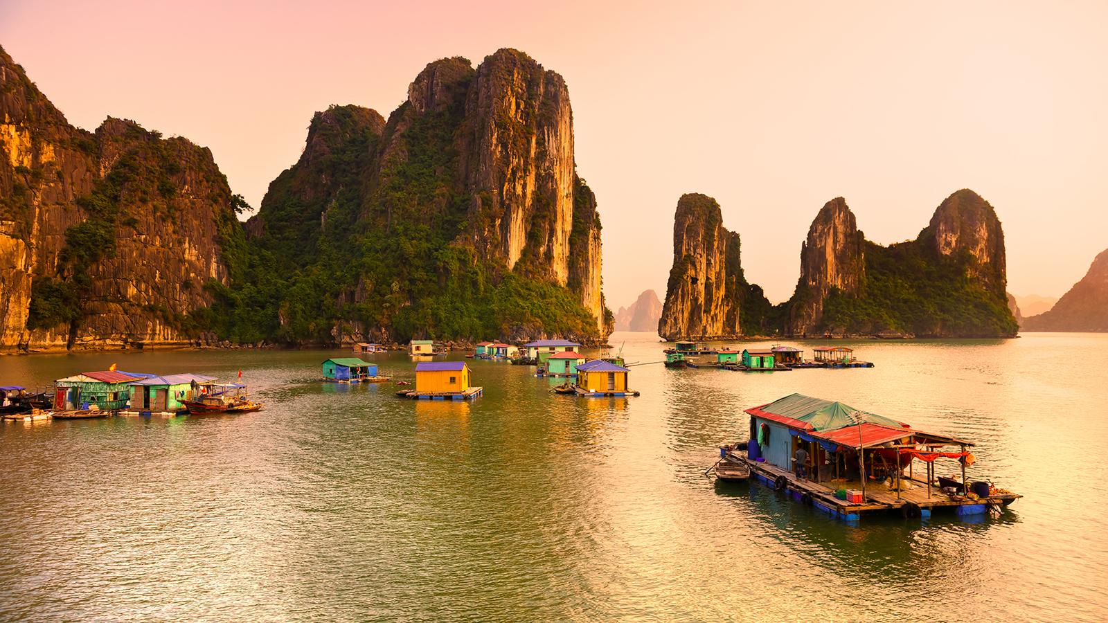 Spettacolare paesaggio naturale vietnamita visitabile in sicurezza con una Assicurazione viaggio Vietnam