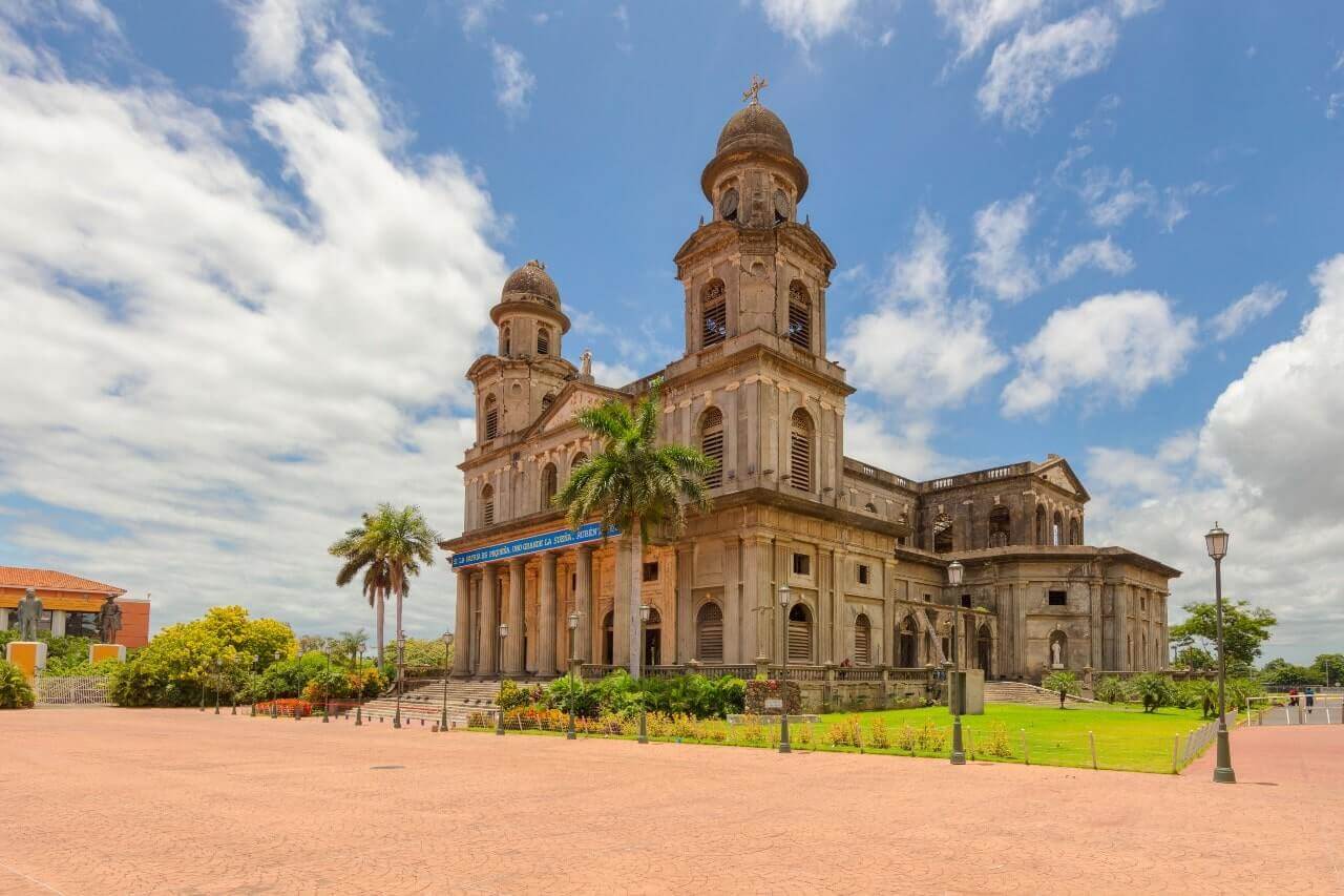 La Cattedrale di Managua, al Barrio Ruben Dario, Nicaragua.