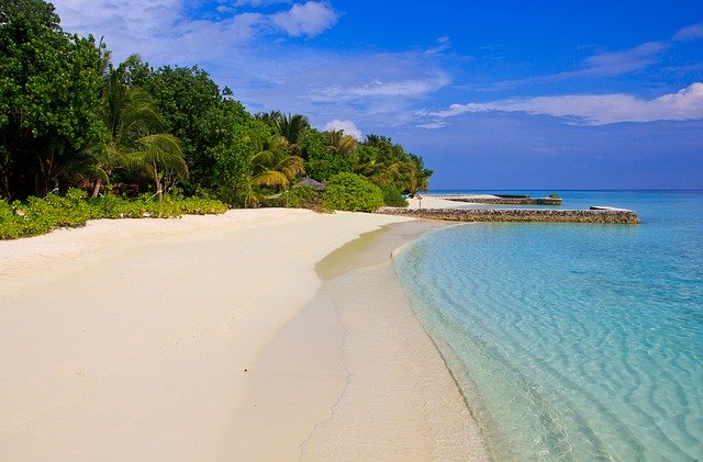 Una spiaggia delle Maldive. Scopri quando andare per una vacanza da sogno