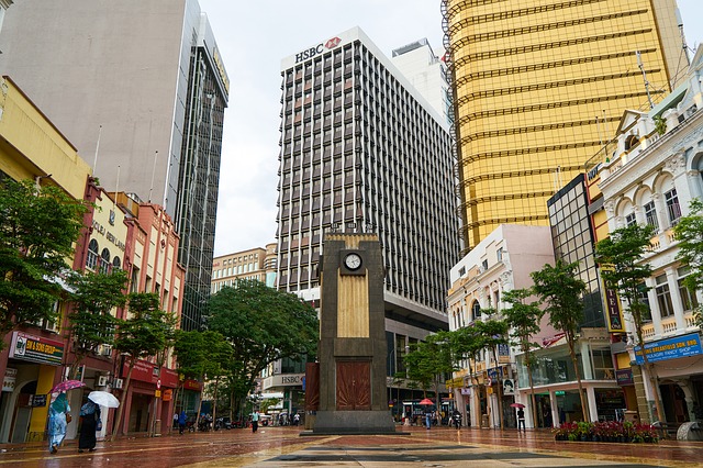 Merdeka Square nel cuore di Kuala Lumpur, solo uno dei riferimenti per sapere cosa vedere in Malesia