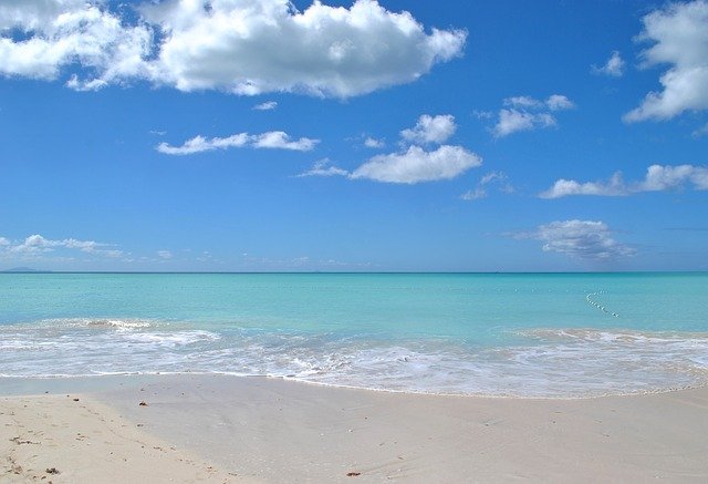 Una delle tantissime spiagge di Antigua, tra le più belle di tutto il mondo