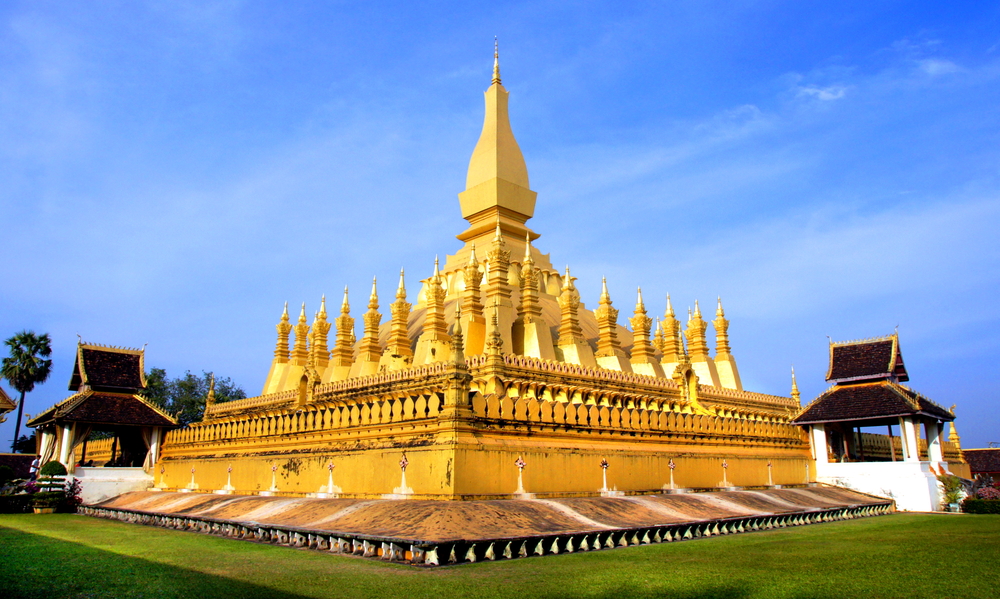 Pha that luang, tempio buddista di Vientiane, una delle meraviglie da visitare spensierato con un'assicurazione viaggio Laos