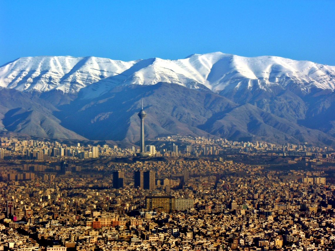 Una veduta dall'alto di Teheran, la capitale. Un buon punto di partenza per sapere cosa vedere in Iran