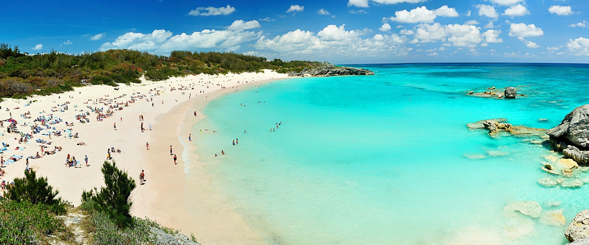La meraviglia delle spiagge avvolte dallo splendore dell'Oceano Atlantico, da godere in pieno con l'assicurazione viaggio Bermuda di Amerigo