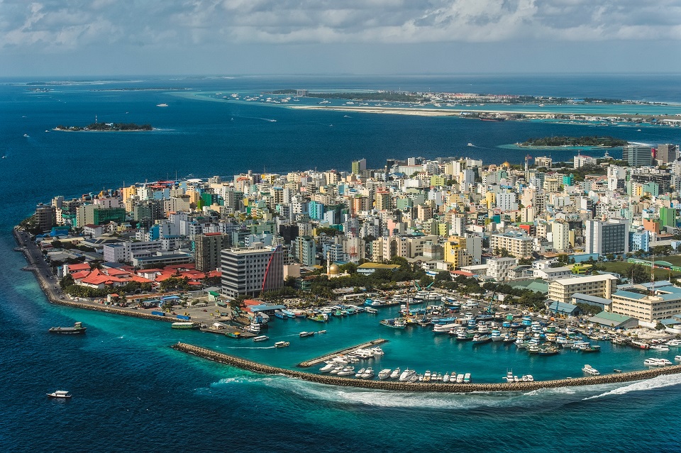 Una veduta dall'alto di Malé, la capitale. Scopri i luoghi di interesse delle Maldive con i consigli di Amerigo.it