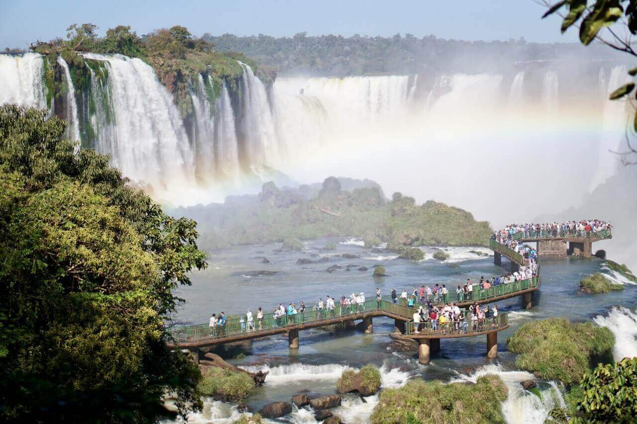 Le cascate d'Iguazu, una meraviglia da vedere in un viaggio in Argentina.