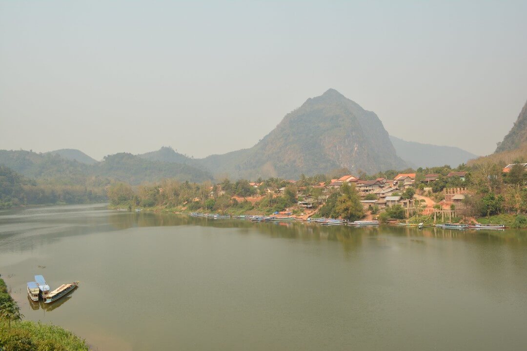 La cittadina di Nong Kiaw, in Laos.