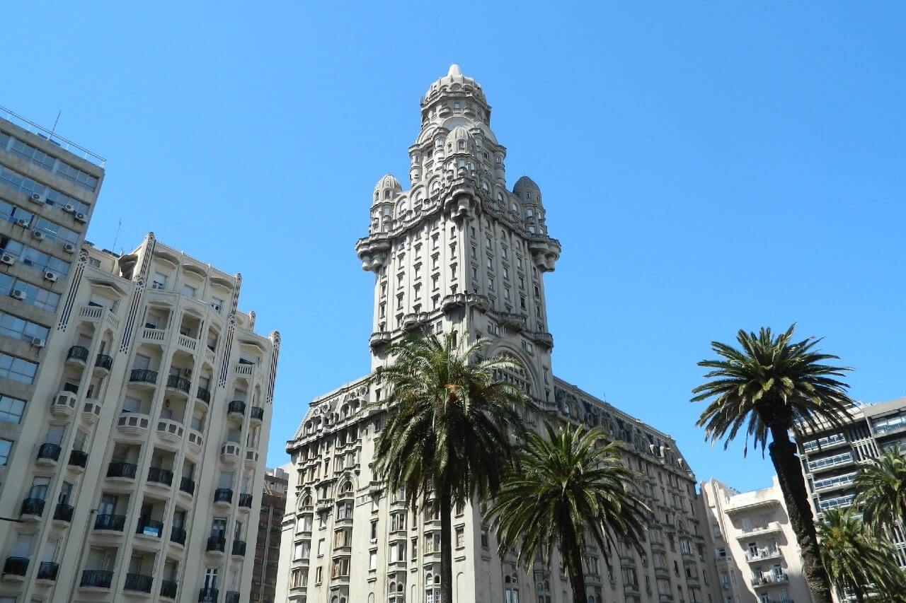 Il Palazzo Salvo a Montevideo, da visitare con l'assicurazione viaggio Uruguay