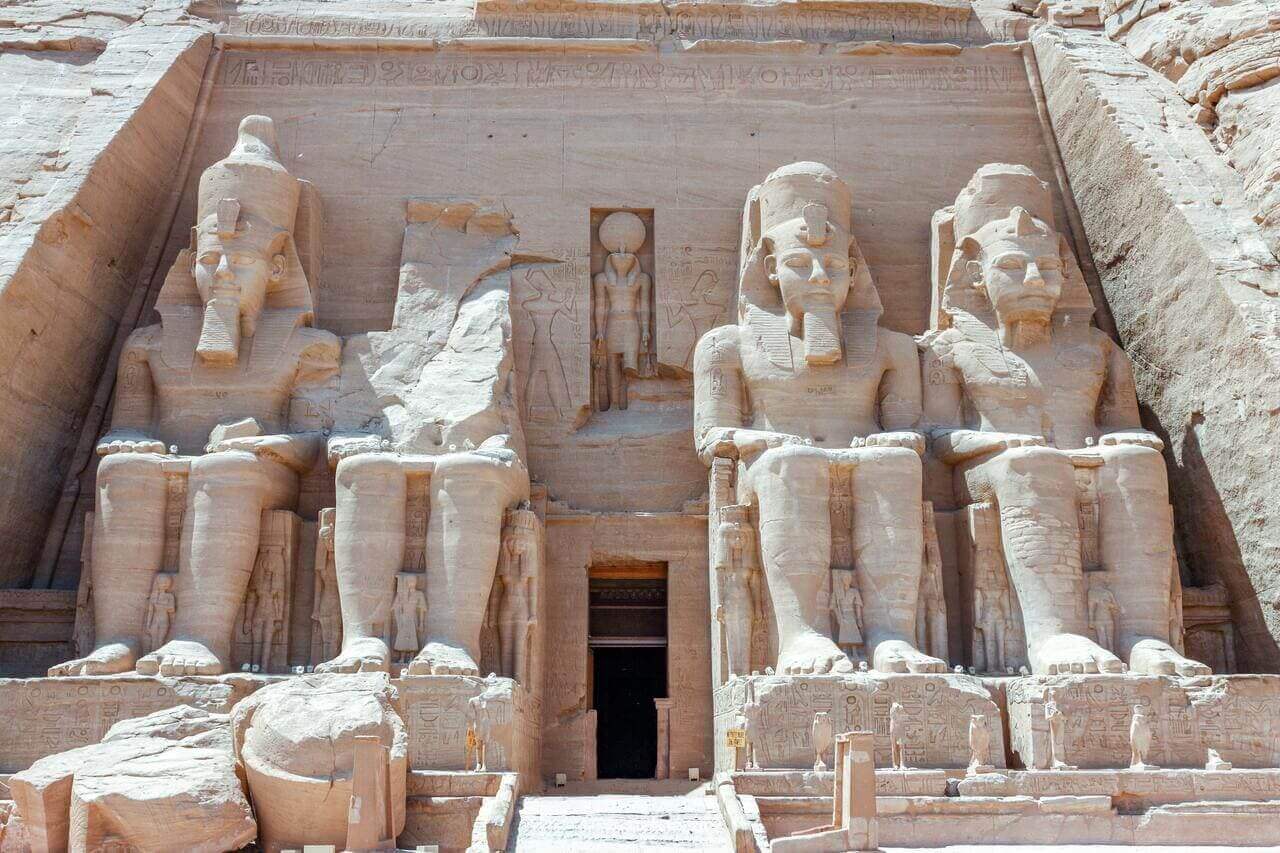 L'ingresso di Abu Simbel: Cosa vedere in Egitto?