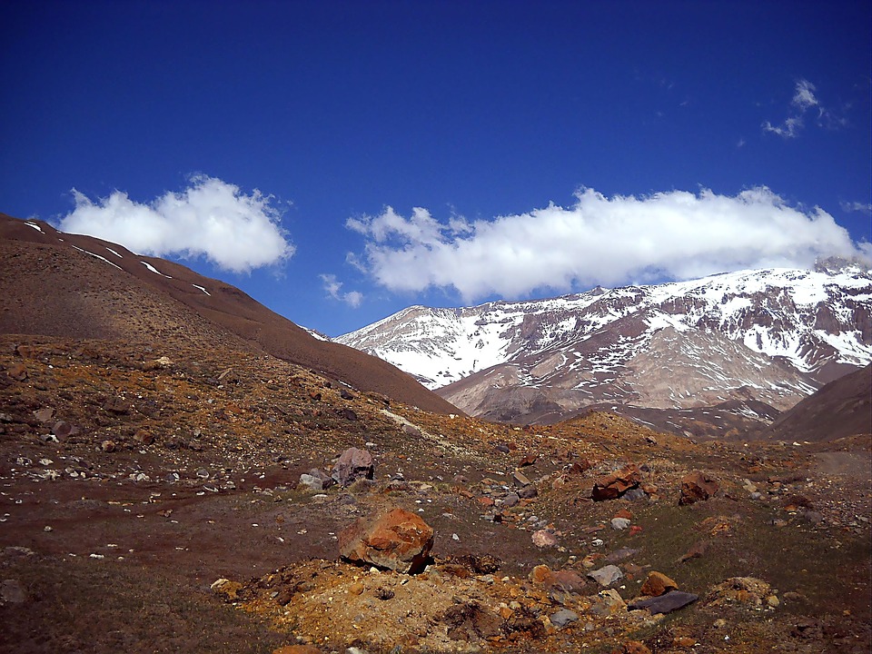 Piedras Rojas, meta turistica posta sull’altopiano e circondata da lagune, un luogo suggestivo da scoprire con le coperture di un’assicurazione viaggio Cile