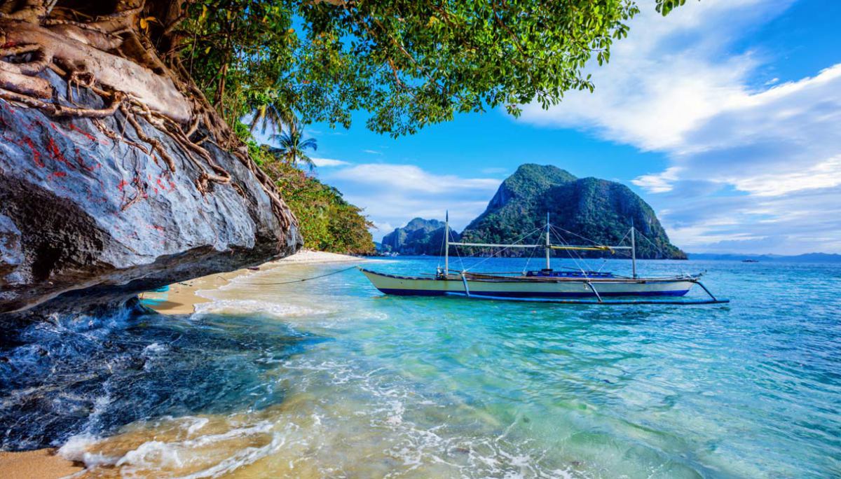 Selvaggio ritratto di un'isola, luogo da visitare senza pensieri con un'assicurazione viaggio Filippine