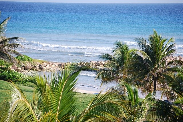 Una spiaggia della Giamaica. Scopri se la Giamaica è pericolosa con le guide di Amerigo.it