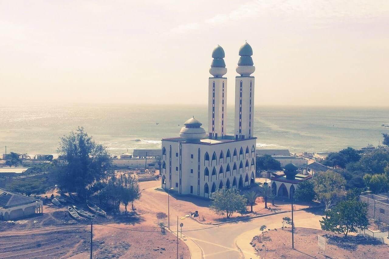 La Moschea Pescatore a Dakar, una delle tante cose per cui viaggiare in Senegal.