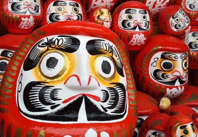 Le bambole daruma, solo una delle tante scelte per sapere cosa comprare in Giappone