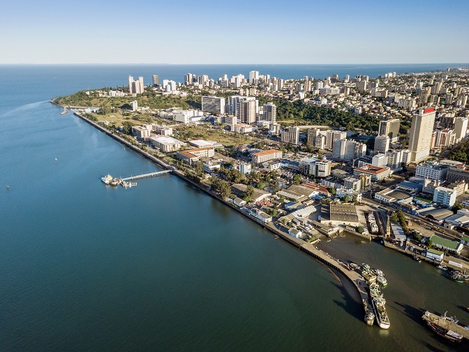 Una vista dall'alto di Maputo, la capitale del Mozambico da esplorare coi consigli di viaggio di Amerigo
