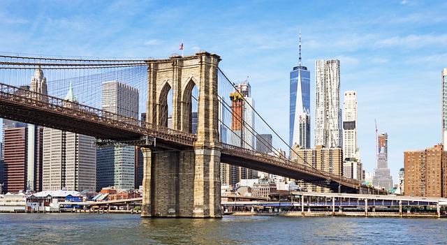 Il caratteristico ponte di Brooklyn. Scopri cosa vedere a New York in 5 giorni con le guide di Amerigo.it