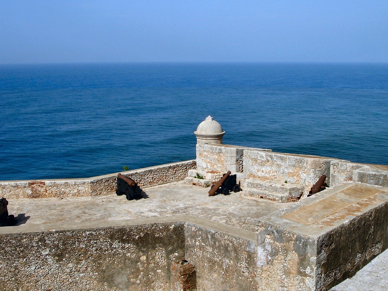 La vista sul mare da Santiago de Cuba. Scopri cosa vedere coi consigli di Amerigo.it